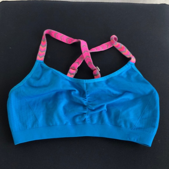 under armour bra size